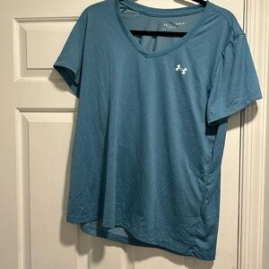 Women’s under Armour size XL v neck t shirt
